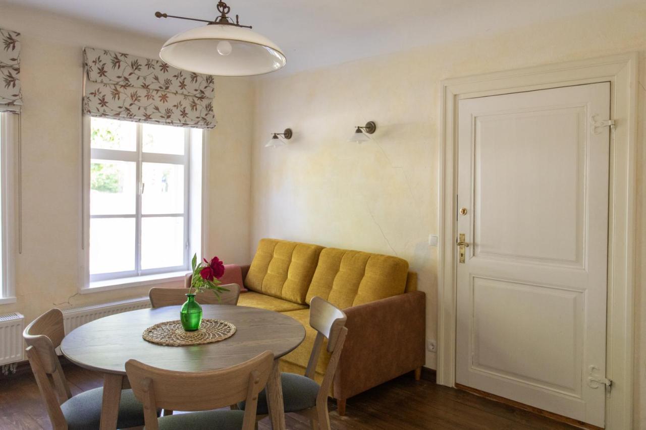 Allee Apartments Куресааре Стая снимка